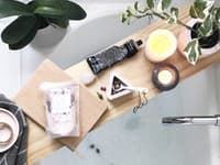 Pozrite sa spolu s nami, ako si štýlovo upracete svoje kúpeľňové ”must have” kúsky