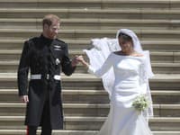 Pár v podobe princa Harryho a Meghan Markle, po obrade skutočne žiaril