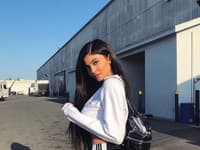 S tehotenstvom Kylie Jenner dokonca predbehla aj svoju staršiu sestru, Kendall Jenner