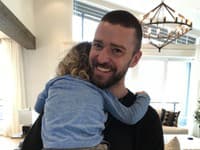Hoci v mnohých prípadoch písali vyznania pre známych mužov ich polovičky, Justin Timberlake pridal fotku so synčekom sám