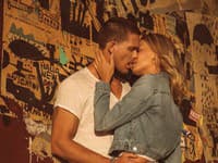 Treba uznať, že Adriana a Adam sú mimoriadne krásny pár
