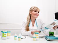MUDr. Zuzana Kožuchová: “Kvalitné hydratačné produkty dodávajú pleti potrebné živiny a zaručia udržanie správnej lipidovej bariéry bez pocitu mastnej pokožky.”