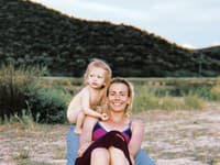 Baša Števulová si úlohu mamy naozaj užíva