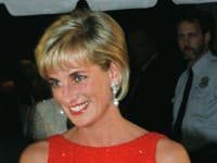 V roku 1996 sa princezná z Wellsu, Diana, s princom Charlesom aj rozviedla