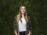 Z Elizabeth Olsen nie je len čoraz lepšia a obsadzovanejšia herečka, ale pomaly a isto aj nová módna ikona