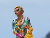 Beyoncé sa môže pýšiť relatívne štíhlym driekom a súmerným poprsím, ale má výraznejšie boky a zadoček