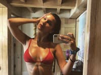 Vidieť, že modelka Bella Hadid sa o svoje telo príkladne stará