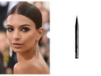 Silne pigmentová je aj očná linka od NYX Cosmetics, ktorá ma dokonale ohybný aplikátor