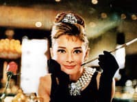 Herecká hviezda hollywoodskeho plátna, krásna a štýlová žena, Audrey Hepburn, inšpirovala a stále inšpiruje tisíce mladých žien po celom svete 