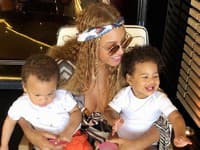 nemohli chýbať ani súrodenci Blue Ivy, Sir a Rumi, ktorý už takto vyrástli