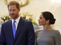 Niektoré z rozhodnutí Meghan Markle a jej manžela princa Harryho sú proti kráľovskému protokolu