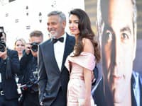 Amal Clooney má skutočne absolútne dokonalú figúru