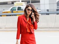 Amal Clooney má skutočne figúru ako dievčatko