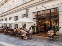 Terasa priamo v historickom centre mesta a k tomu lahodné raňajky