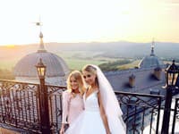 Zámocký hotel ponúkal dokonalé miesto na krásne fotografie s nevestou
