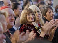 Anna popri mnohých návrhároch vedie módny svet