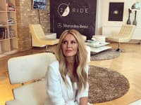 Krásna česká topmodelka má úsmev na perách v jednom kuse