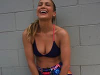 Jennifer Lopez si kocky na bruchu buduje postupne, najprv chudne tuk, potom posilňuje