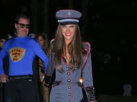 Očarujúca topmodelka Alessandra Ambrosio bola v kostýme pilotky skutočne neodolateľná
