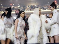 Ženy z klanu Kardashians sú majsterkami všetkých premien