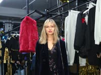 Modelka Elite Model Managemt, Barbora Brušková, mala sama možnosť zúčastniť sa fotenia, na ktorom spolupracovala s návrhárom Jeremym Scottom