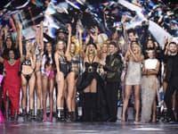 Veľké finále šou spolu oslávili interpréti i modelky