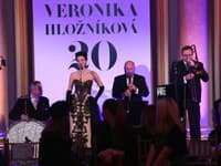 Moderovania večera sa ujal Juraj Bača, spev zabezpečila hudobná zložka v podaní jazzového zoskupenia La Jana & Her Swing Boys