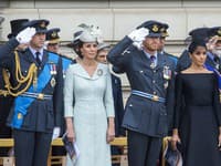 Existovali aj špekulácie, že by sa Harry s Meghan nasťahovali do susedného apartmánu vedľa Williama a Kate 