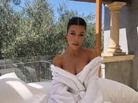 Aj celebrita ako je Kourtney si potrebuje z času na čas oddýchnuť a zrelaxovať sa