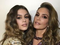 Mama modelka vycvičila aj svoju dcéru k dokonalej postave