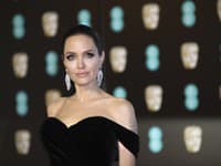 Angelina Jolie patrí medzi najkrajšie ženy sveta: Dermatologička prezradila, v čom je tajomstvo jej krásy 