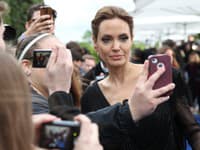 Angelina Jolie patrí medzi najkrajšie ženy sveta: Dermatologička prezradila, v čom je tajomstvo jej krásy