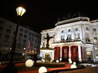 Stará budova Slovenského národného divadla privítala 12. januára hostí 19. benefičného Plesu v opere