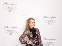 Moderátorka Zlatica Puškárová patrí k stáliciam tohto dobročinného plesu a rovnako verná je aj návrhárke, od ktorej máva šaty (Jana Pištejová)