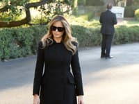 Nesmrteľná čierna Melanii veľmi pristane