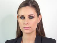 Vytvorte si aj vy na svojich viečkach pôsobivé dymové líčenie, ktoré je v beauty svete tak obdivované a nesmrteľné
