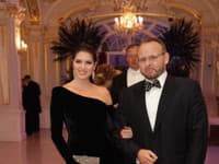 Spisovateľka Jana Mutňanská po záplave farieb zvolila na záver fašiangovej sezóny čiernu róbu