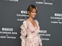 Herečka Halle Berry nemusí svoju postavu zakrývať, jej zdravá strava sa jej vypláca