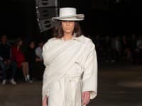 Prehliadku otvárala modelka Aneta Vignerová