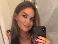 Miss Universe SR 2010, Anna Amenová ostáva verná červenej