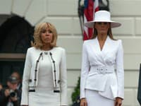 Brigitte Macron a Melania Trump v roli súčasných prvých dám
