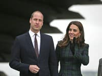Keď už vie o narodení kráľovského dieťaťa najbližšia rodina, Buckinghamský palác informuje aj verejnosť na Twitteri