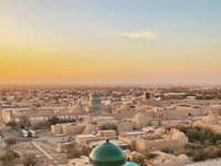 Uzbekistan bol v minulosti súčasťou slávnej hodvábnej cesty. História krajiny láka mnohých turistov