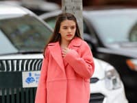 Dcéra Toma Cruisa a Katie Holmes pomaly dospieva aj v takúto rozkošnú mladú 12-ročnú dámu