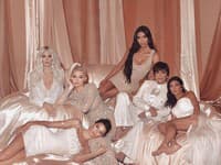 Klan Kardashianiek, z ktorých každá jedna má obrovský vplyv