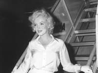 Plnšie prsia, úzky pás a zmyslené boky. Postava akou sa pýšila aj Marilyn Monroe