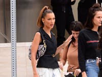 Letné účesy do práce, ktoré teraz letia: Docieľte objem vo vlasoch vylepšite svoj look o 100%