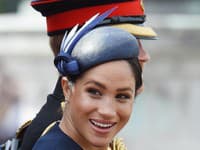 Vojvodkyňa zo Sussexu, Meghan Markle,na seba strhla pozornosť fanúšikov aj médií kvôli svojmu novému prsteňu