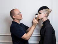 Dymové líčenie podľa belgického make-up artistu Petra Philipsa