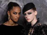 Dymové líčenie v štýle Dior Haute Couture 2019